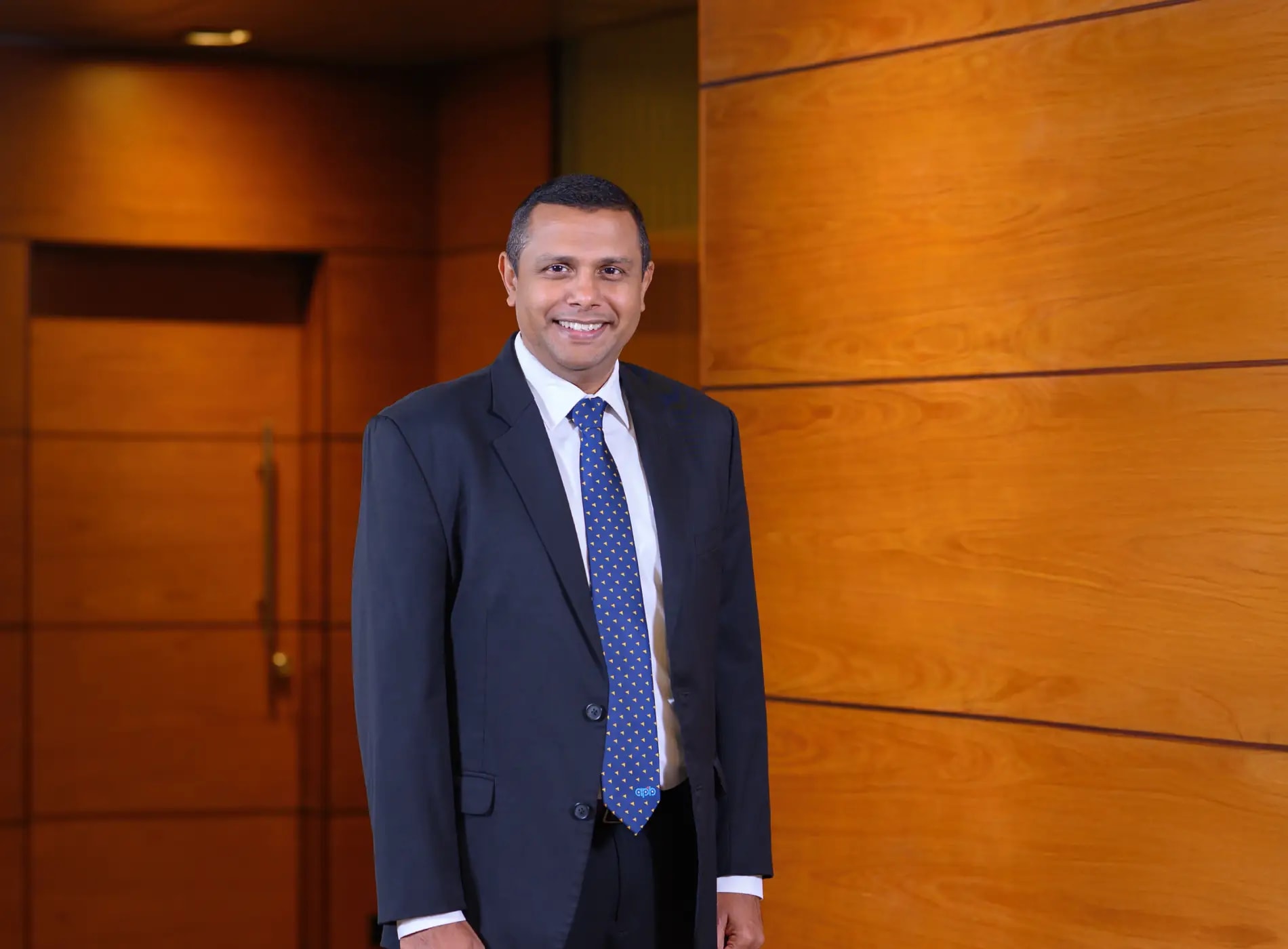 Portrait of Mr. Dilshan Perera, Country Head of International Subsidiary Banking, The Hongkong and Shanghai Banking Corporation Ltd