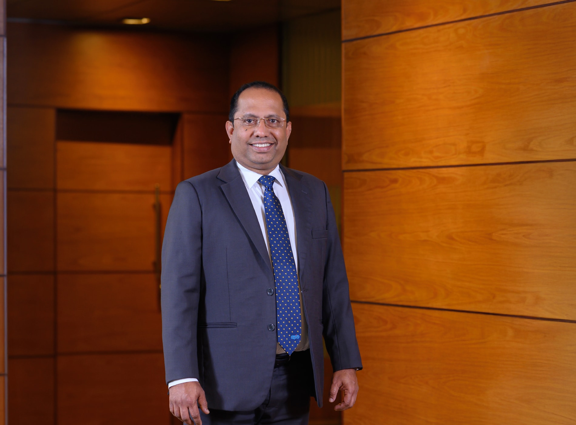Portrait of Mr. Halin Hettigoda, Assistant General Manager – International Banking, Sampath Bank PLC